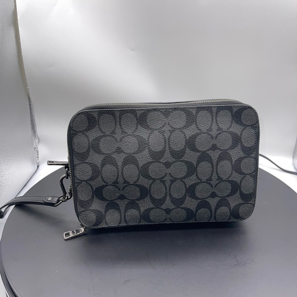 Coach signature Men’s Pouch - Picture 3 of 6